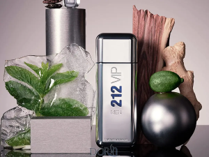 ادکلن کارولینا هررا Carolina Herrera 212 VIP Men مدل 212 وی آی پی مردانه 212 نقره‌ای
