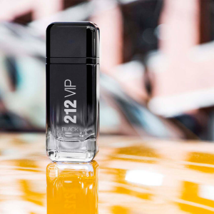 ادکلن کارولینا هررا Carolina Herrera 212 VIP Black مدل 212 وی آی پی بلک