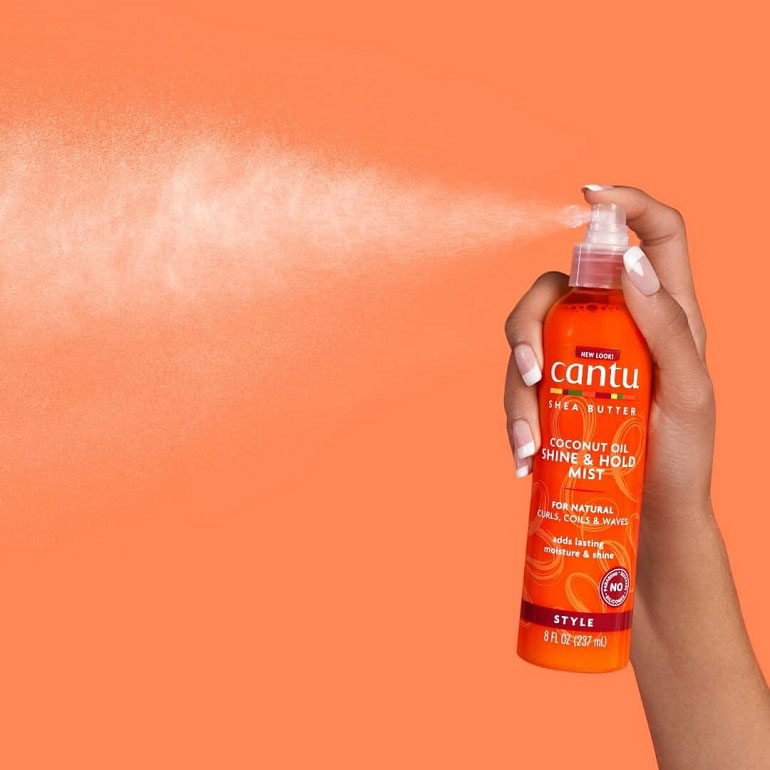 خرید اسپری درخشان‌کننده و حالت‌دهنده مو فر Cantu برای افزایش درخشندگی و کنترل وز مو