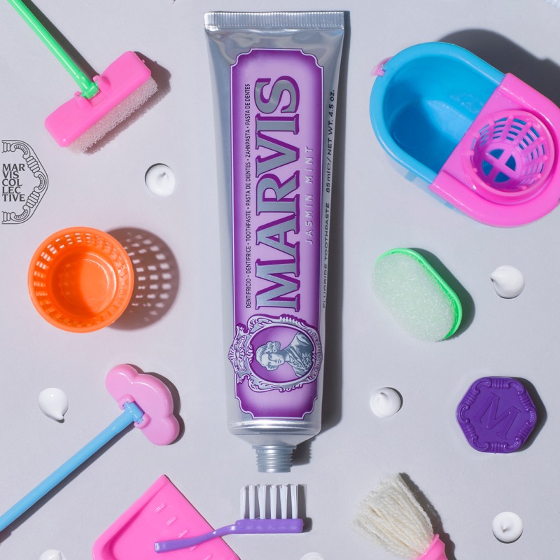 خمیردندان مارویس Marvis مدل Jasmin Mint (بنفش)، با رایحه دل‌انگیز نعناع و گل یاسمن، جلوگیری‌کننده از پوسیدگی و عفونت دندان